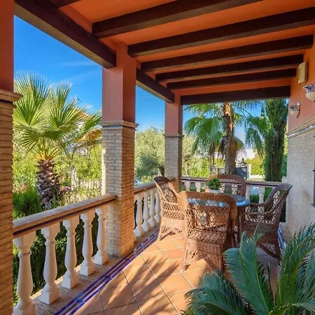Casa Con Pista De Padel Castilblanco De Arroyos By Ruralidays Casa vacanze Siviglia